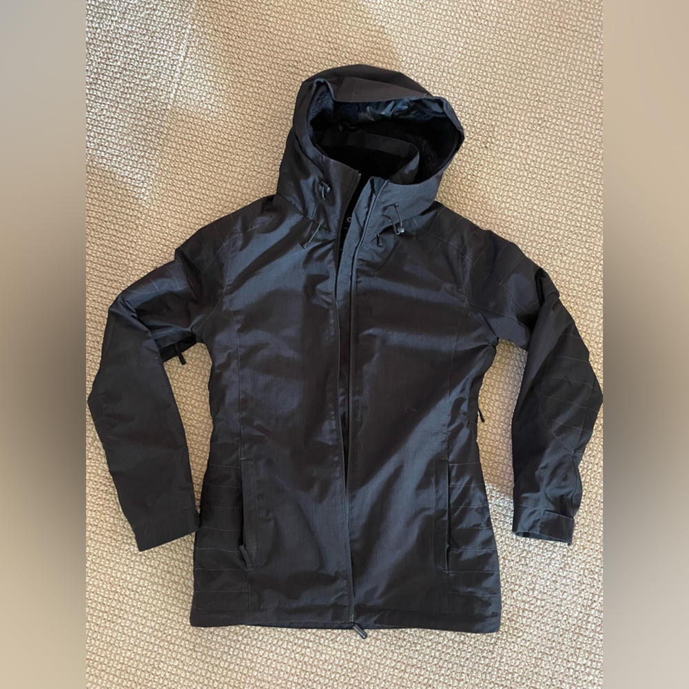 Women’s PWDR Room snow jacket - like new